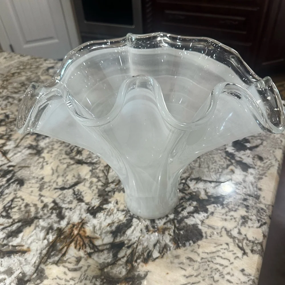 Tammoro Home Murano Art Glass Hand Blown Mid-Century Modern White Swirled Vase
